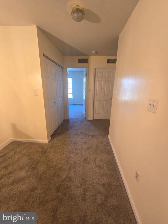 Building Photo - 471 Stonehedge Ln