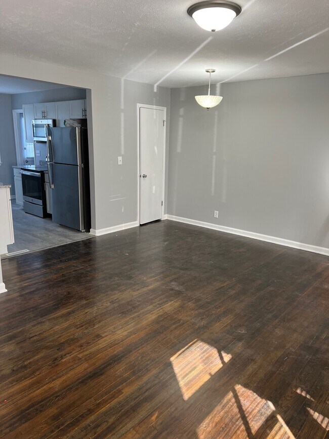 Building Photo - 2110 S 50th St