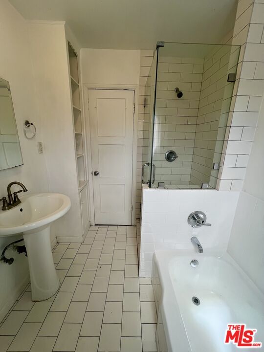 Building Photo - 1345 Masselin Ave