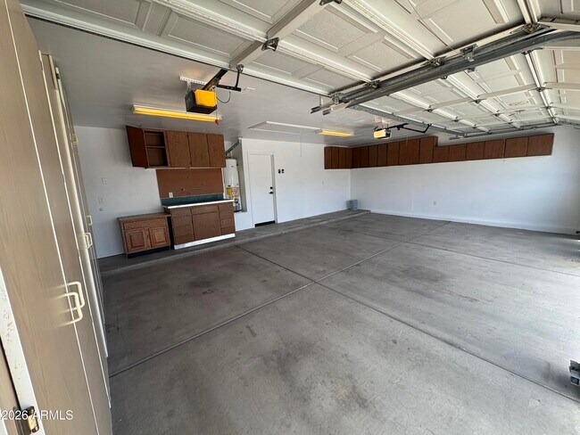 Building Photo - 2342 E Flint St