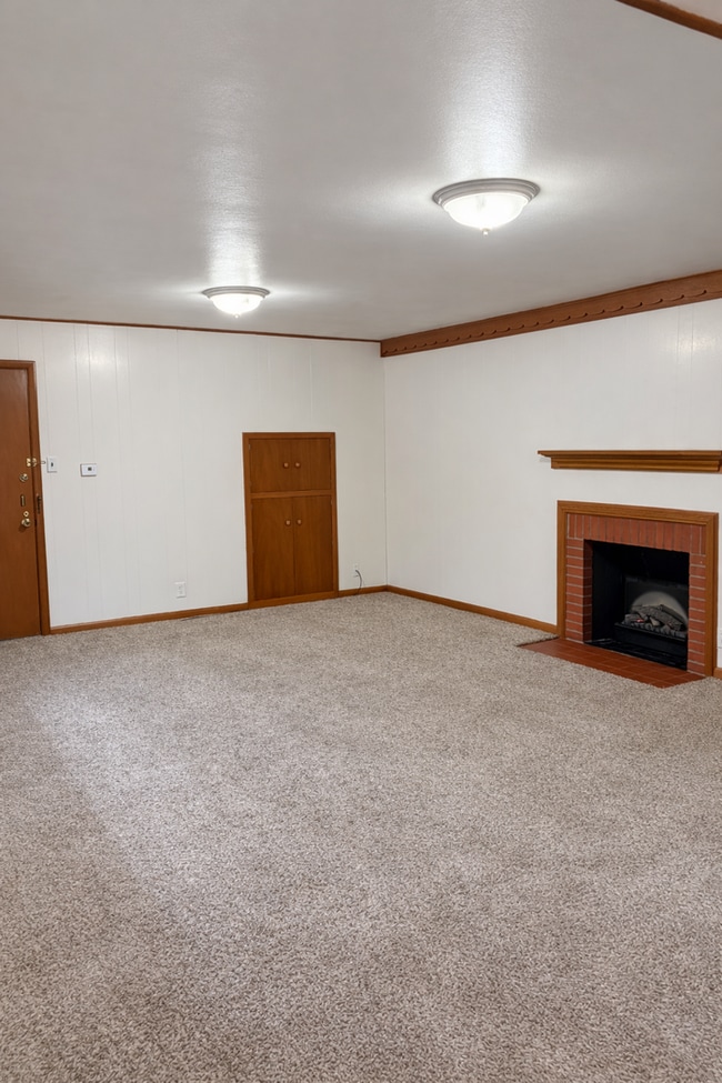 Building Photo - 215 N Ninth St