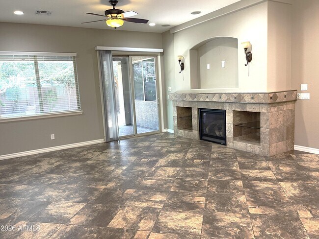 Building Photo - 2543 E Penedes Dr