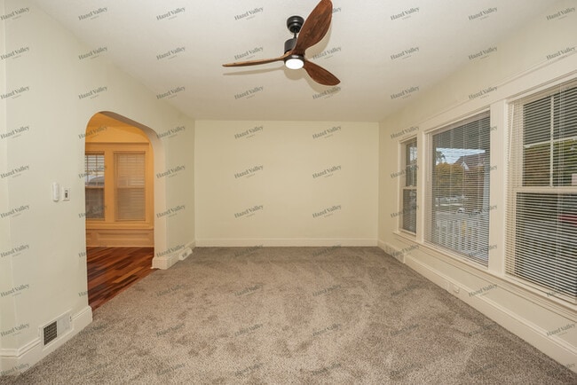 Building Photo - 1534 Coutant Ave