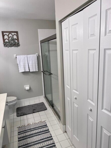 Master Bathroom - 6655 Huntington Lakes Cir