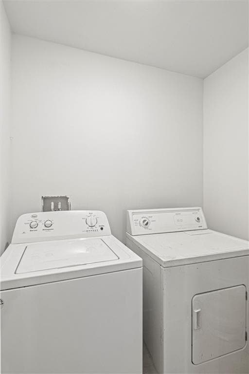 Building Photo - Room in House on Peeples St SW