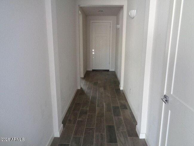 Building Photo - 42400 W Paseo Dr