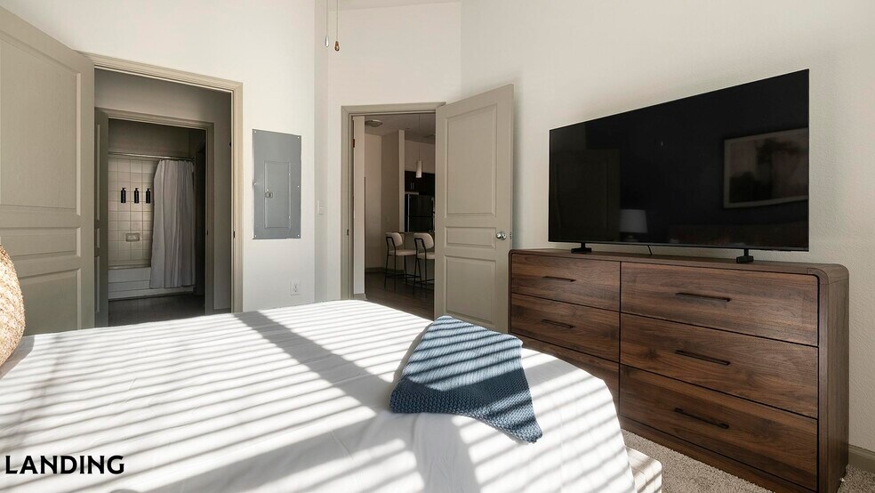 Building Photo - 10051 Perimeter Station Dr