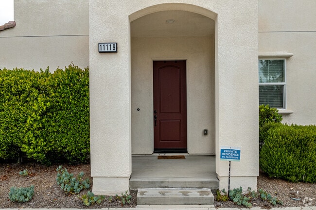 Building Photo - Candlewood Villas
