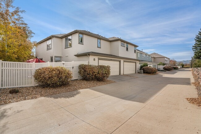 Building Photo - 9303 W 107th Pl