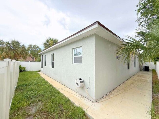 Building Photo - 6690 54th Ave N