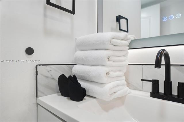 Building Photo - 1200 Brickell Bay Dr