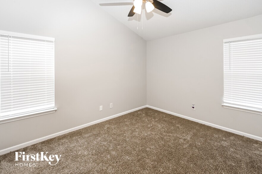 Building Photo - 1904 Duke Adam St