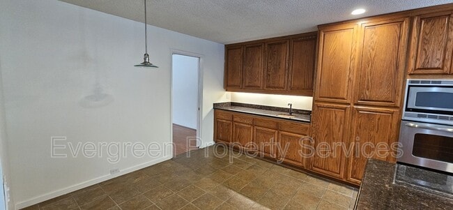 Building Photo - 11458 Coloma Rd