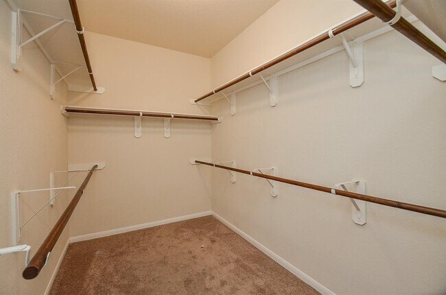 Building Photo - 20222 Stonebridge Terrace Dr