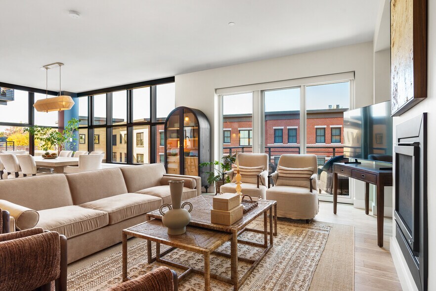 Building Photo - 383 Commercial St