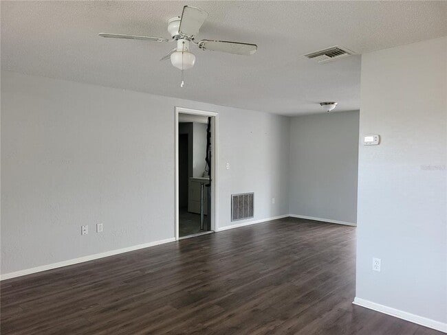 Building Photo - 8650 Robilina Rd