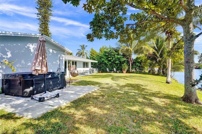 Building Photo - 10850 NW 29th Manor