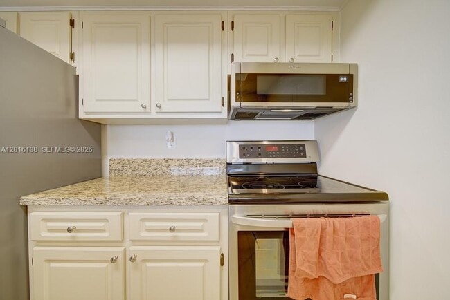 Building Photo - 7601 E Treasure Dr