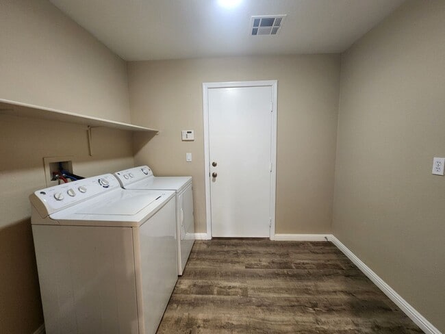 Building Photo - 7748 Cascade Bluffs Ct