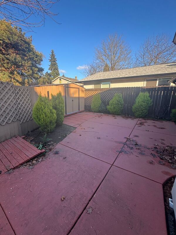 Building Photo - 1215 Brickley Rd