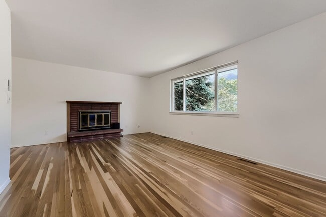 Building Photo - 1290 Judson Dr