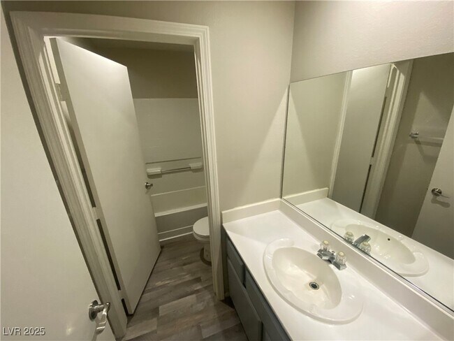 Building Photo - 4063 Halfmoon Bay Dr