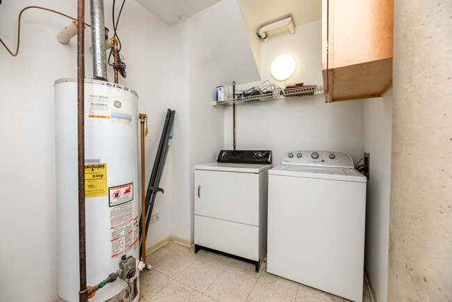 Building Photo - 939 W Huron St