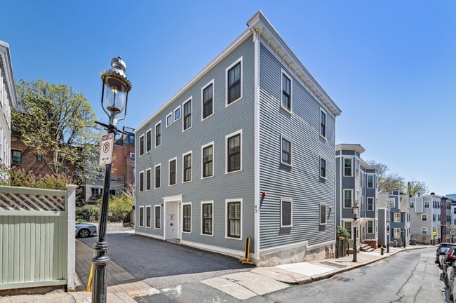 Primary Photo - 43 Pleasant St