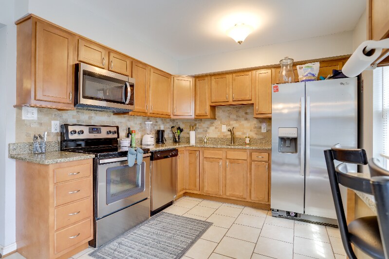Building Photo - 6006 Applegarth Pl