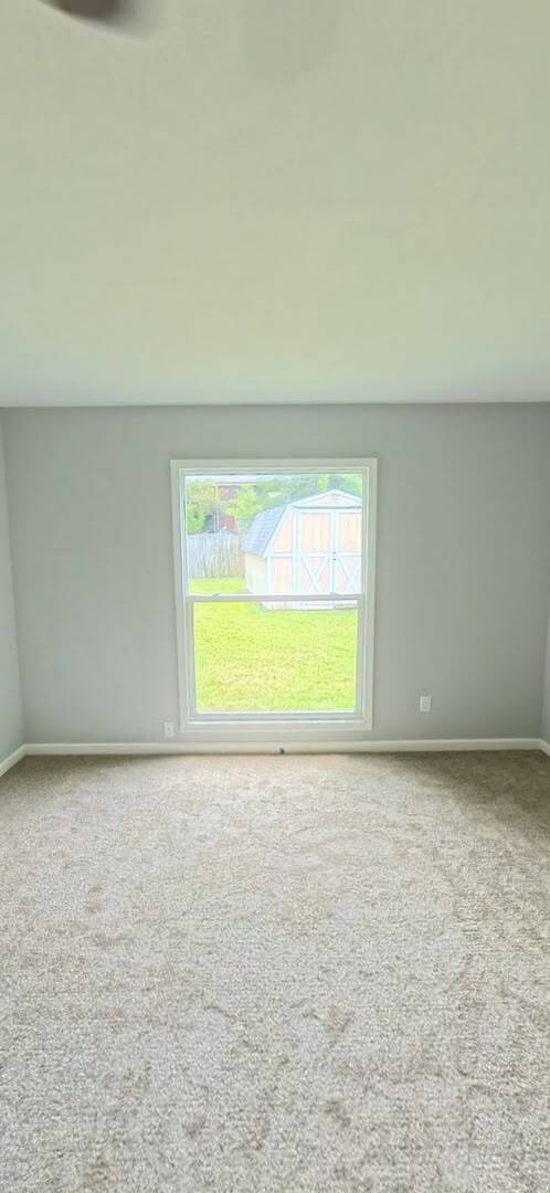 Building Photo - "Charming 3-Bedroom Haven with 2 Baths in the Heart of Orange Park – 1684 Sq Ft of Comfort!"