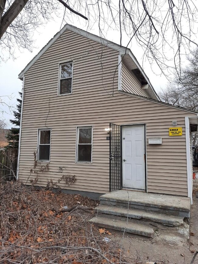 Building Photo - 1633 E 49th St