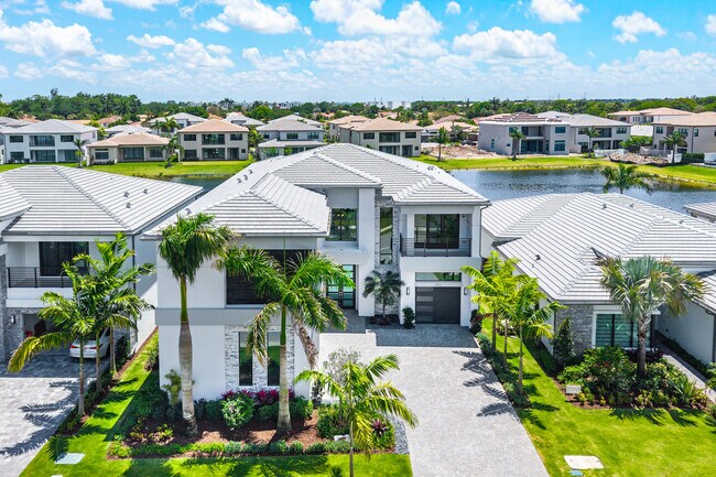 Building Photo - 9516 Riverside Pk Dr