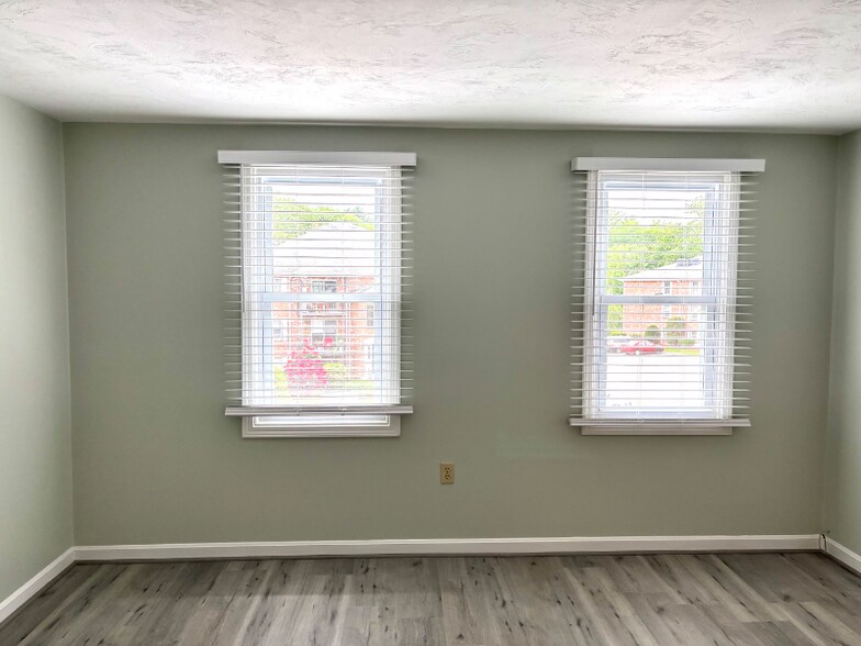 Building Photo - 364 Neponset St