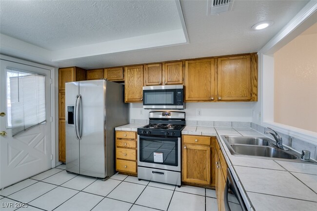 Building Photo - 4012 Grasmere Ave