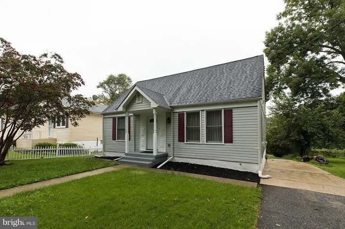Building Photo - 2156 Lorraine Ave