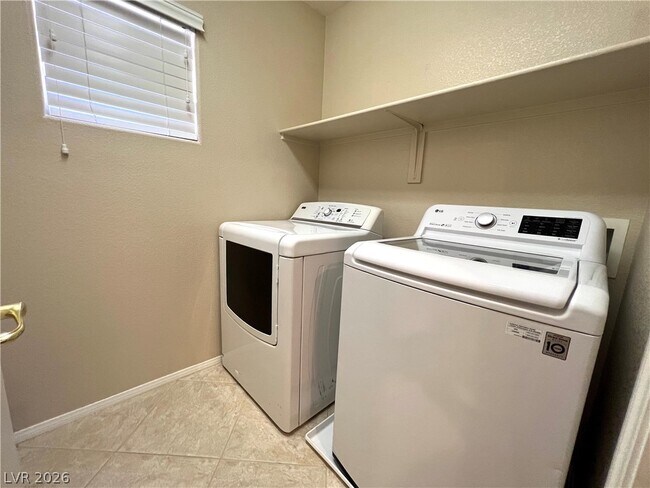 Building Photo - 7043 Somera Way