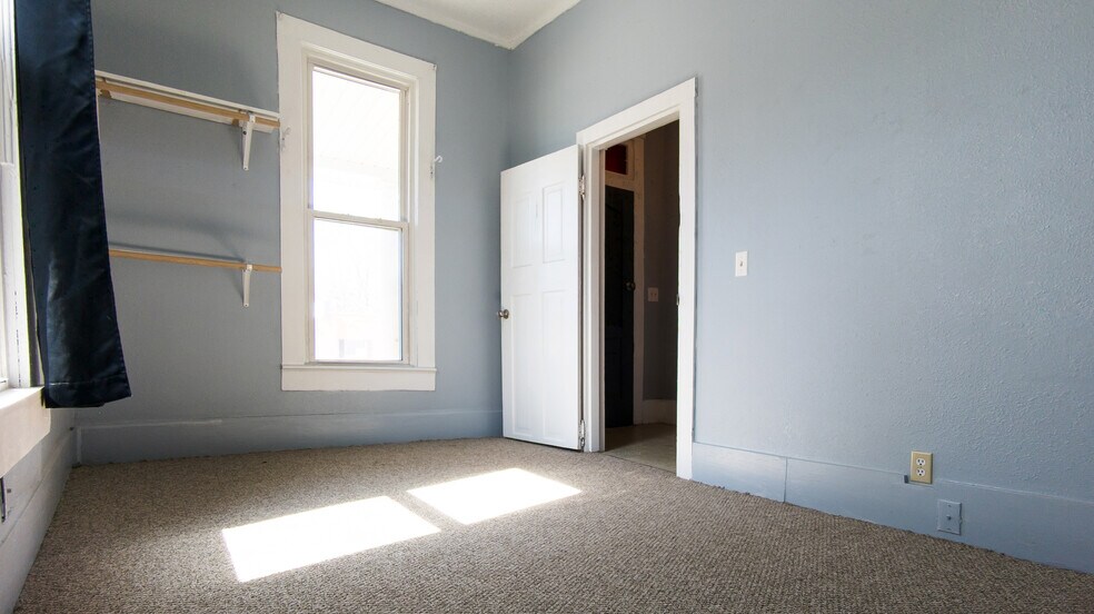 Building Photo - 617 Holcomb St