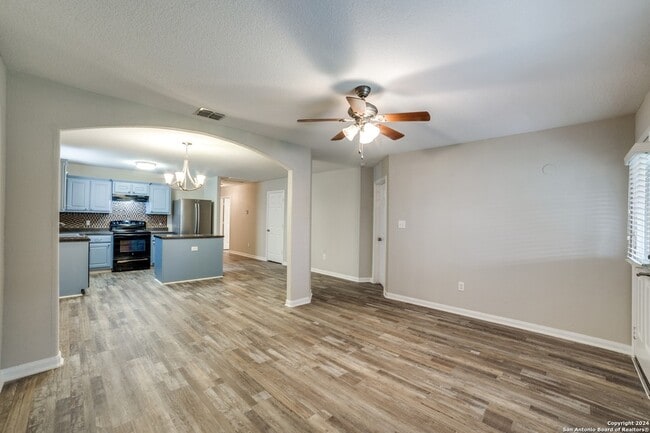 Building Photo - 11462 Country Canyon