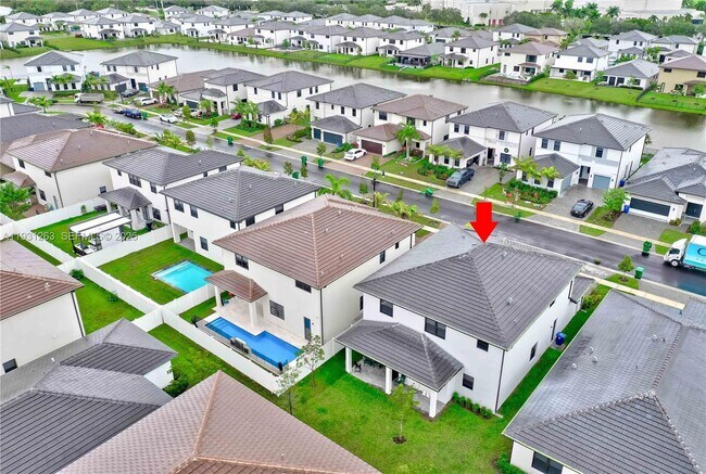 Building Photo - 4416 SW 174th Ave