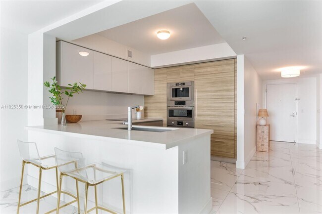 Building Photo - 330 Sunny Isles Blvd