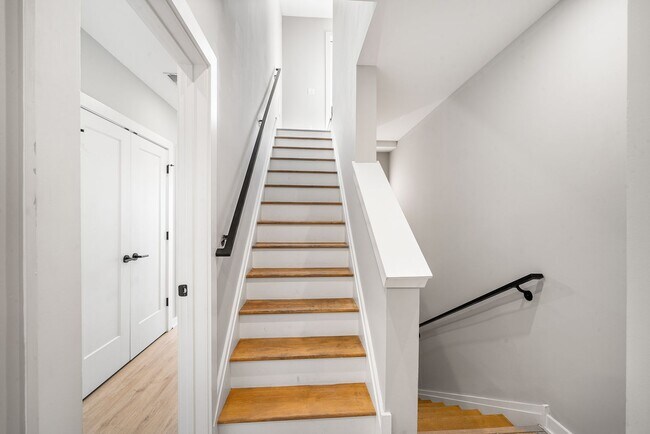 Building Photo - 1725 N 25th St