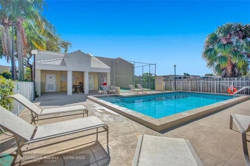 Building Photo - 6870 SW 45th Ln