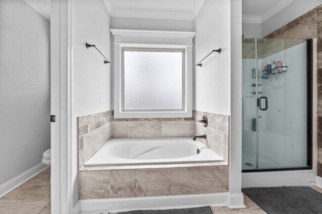 Building Photo - "Charming 3-Bedroom Home with 2 Full Baths...