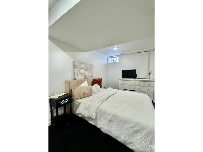 Building Photo - 3663 125th Ave NE