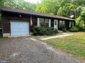 Building Photo - 125 Lower Shore Rd