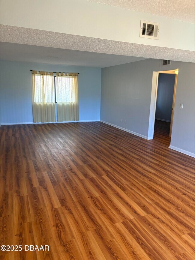 Building Photo - 275 Indigo Dr