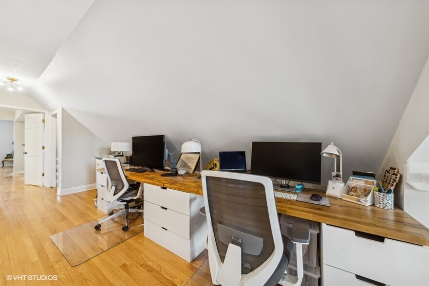 Flex Space - 1033 N Hermitage Ave