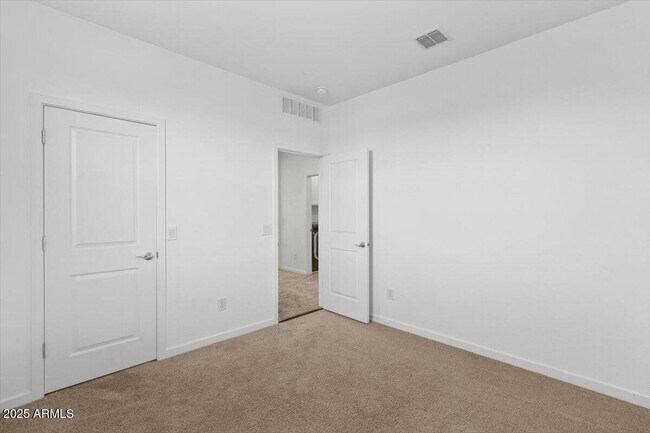 Building Photo - 14074 W Valentine St