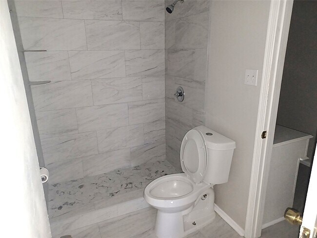 Building Photo - 7307 Foxwick Ln