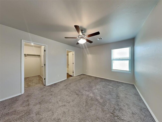 Building Photo - 2045 W Hunters Springs Way